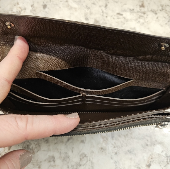 Authetntic LOUIS Vuitton Taiga Portefeuille Accordion Brown Wallet - Picture 9 of 15